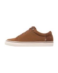 Baskets basses tabac UGG