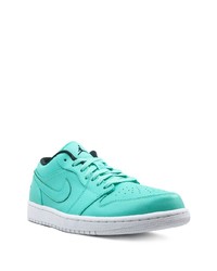 Baskets basses turquoise Jordan