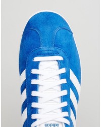 Baskets bleu clair adidas