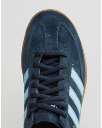 Baskets bleu marine adidas