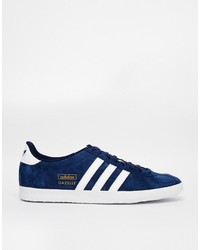 Baskets bleu marine adidas