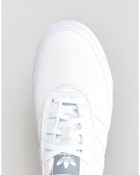 Baskets en cuir blanches adidas