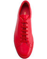 Baskets en cuir rouges Common Projects