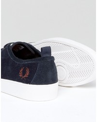 Baskets en daim bleu marine Fred Perry