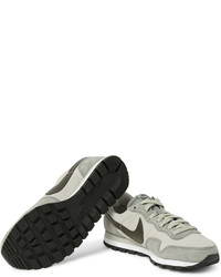 Baskets en daim grises Nike