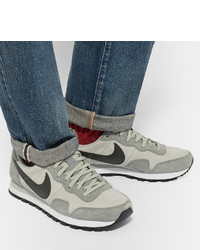 Baskets en daim grises Nike