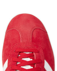 Baskets en daim rouges adidas