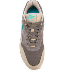 Baskets marron clair Nike