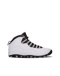 Baskets montantes blanches et noires Jordan