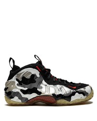 Baskets montantes camouflage blanches et noires Nike