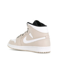 Baskets montantes en cuir beiges Nike