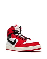 Baskets montantes en cuir blanc et rouge Jordan