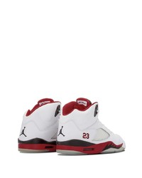Baskets montantes en cuir blanc et rouge Jordan
