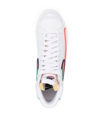 Baskets montantes en cuir blanc et rouge Nike