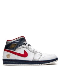 Baskets montantes en cuir blanc et rouge Jordan