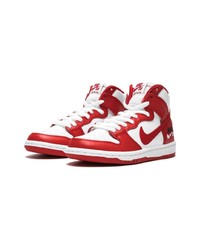 Baskets montantes en cuir blanc et rouge Nike