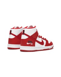 Baskets montantes en cuir blanc et rouge Nike