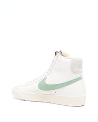 Baskets montantes en cuir blanc et vert Nike