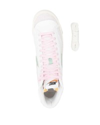 Baskets montantes en cuir blanc et vert Nike