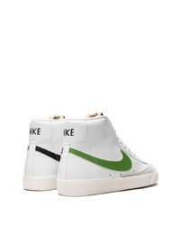 Baskets montantes en cuir blanc et vert Nike