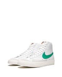 Baskets montantes en cuir blanc et vert Nike