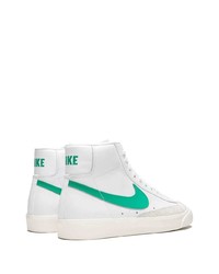 Baskets montantes en cuir blanc et vert Nike