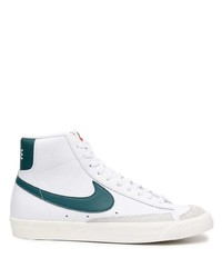 Baskets montantes en cuir blanc et vert Nike