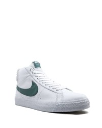 Baskets montantes en cuir blanc et vert Nike