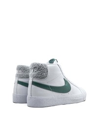 Baskets montantes en cuir blanc et vert Nike