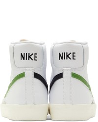 Baskets montantes en cuir blanc et vert Nike