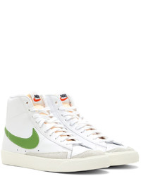 Baskets montantes en cuir blanc et vert Nike