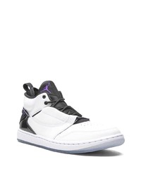 Baskets montantes en cuir blanches et noires Jordan