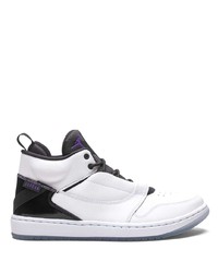 Baskets montantes en cuir blanches et noires Jordan