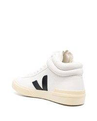 Baskets montantes en cuir blanches et noires Veja