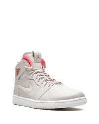 Baskets montantes en cuir blanches Jordan