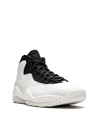 Baskets montantes en cuir blanches Jordan