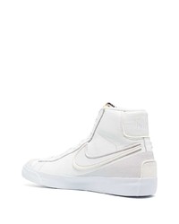 Baskets montantes en cuir blanches Nike