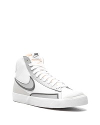 Baskets montantes en cuir blanches Nike