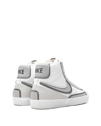 Baskets montantes en cuir blanches Nike