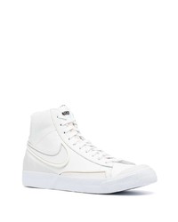 Baskets montantes en cuir blanches Nike