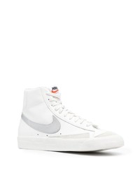 Baskets montantes en cuir blanches Nike