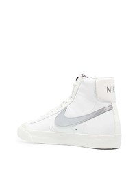 Baskets montantes en cuir blanches Nike