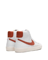 Baskets montantes en cuir blanches Nike