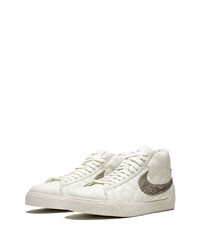 Baskets montantes en cuir blanches Nike