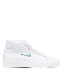 Baskets montantes en cuir blanches Nike