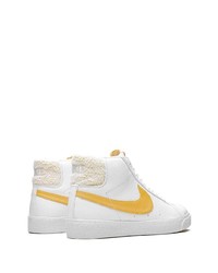 Baskets montantes en cuir blanches Nike