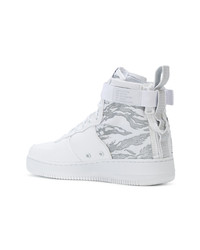 Baskets montantes en cuir blanches Nike