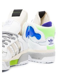 Baskets montantes en cuir blanches adidas