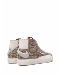 Baskets montantes en cuir imprimées serpent marron Nike