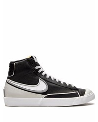 Baskets montantes en cuir noires et blanches Nike